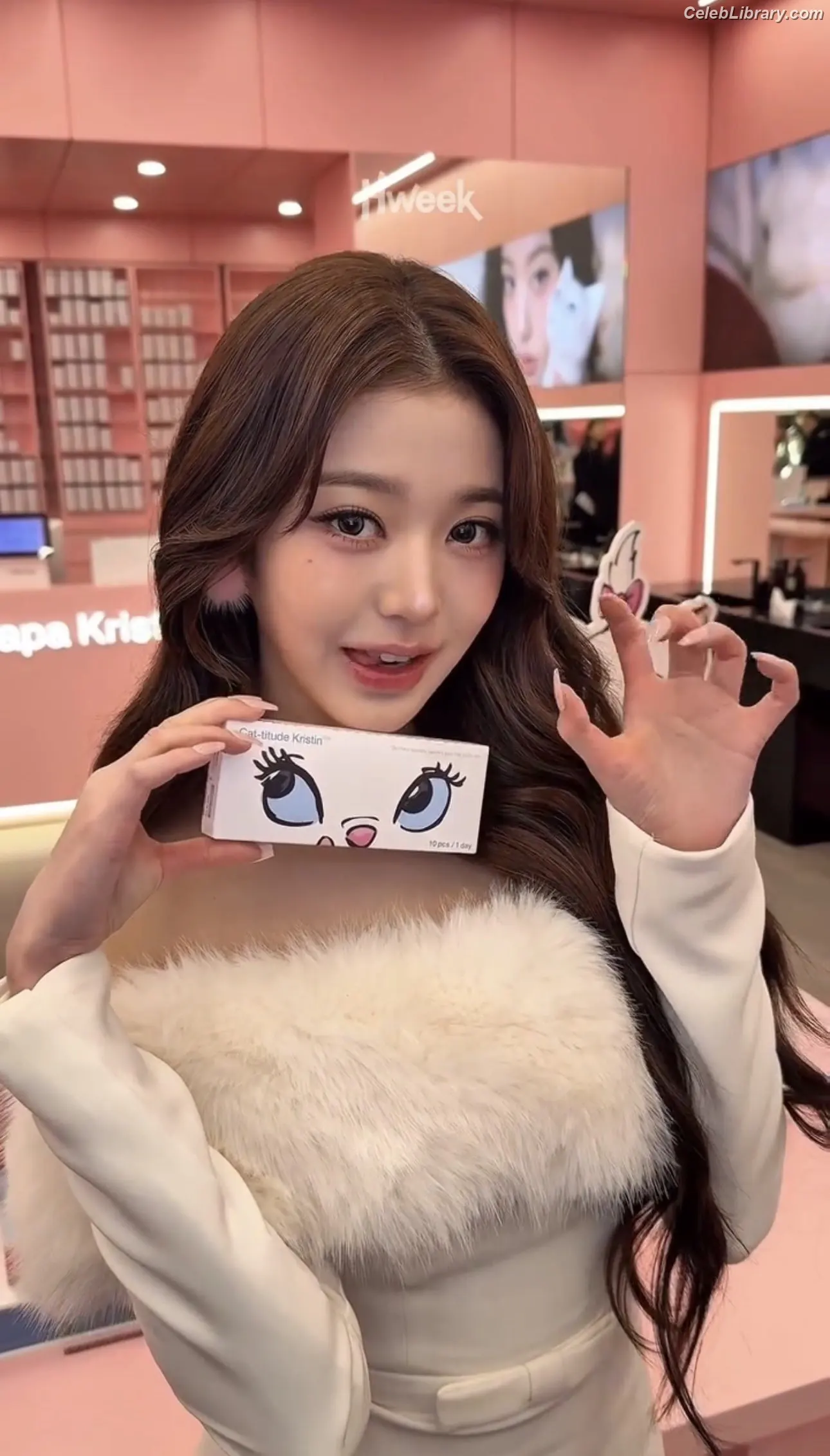 Jang Won-young  장원영 WONYOUNG photo 6 of 5845