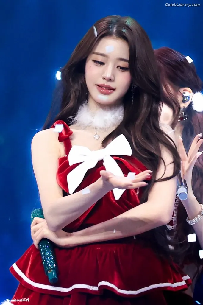 Jang Won-young  장원영 WONYOUNG photo 14 of 5845