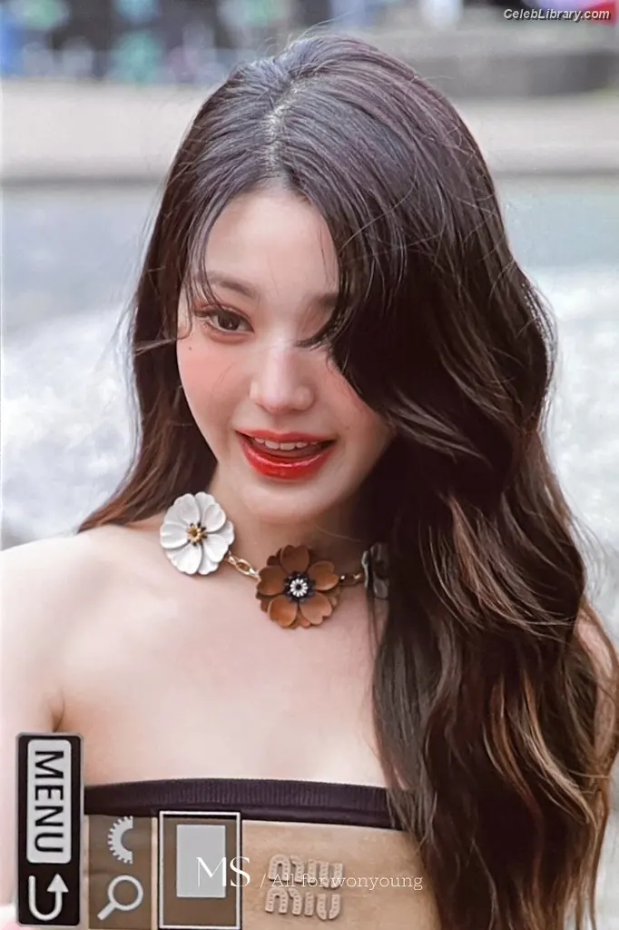 Jang Won-young  장원영 WONYOUNG photo 15 of 5845