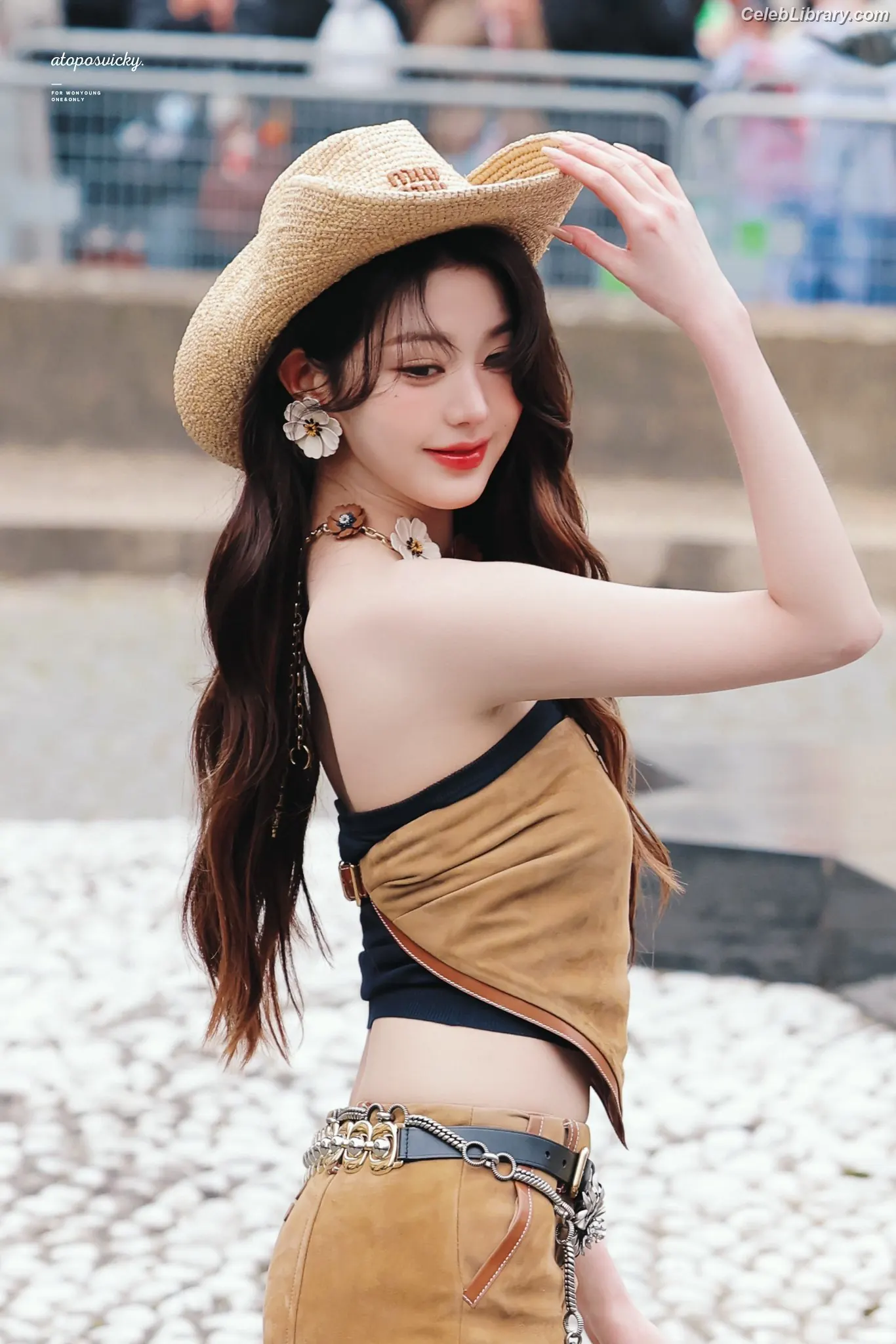 Jang Won-young  장원영 WONYOUNG photo 1 of 5845