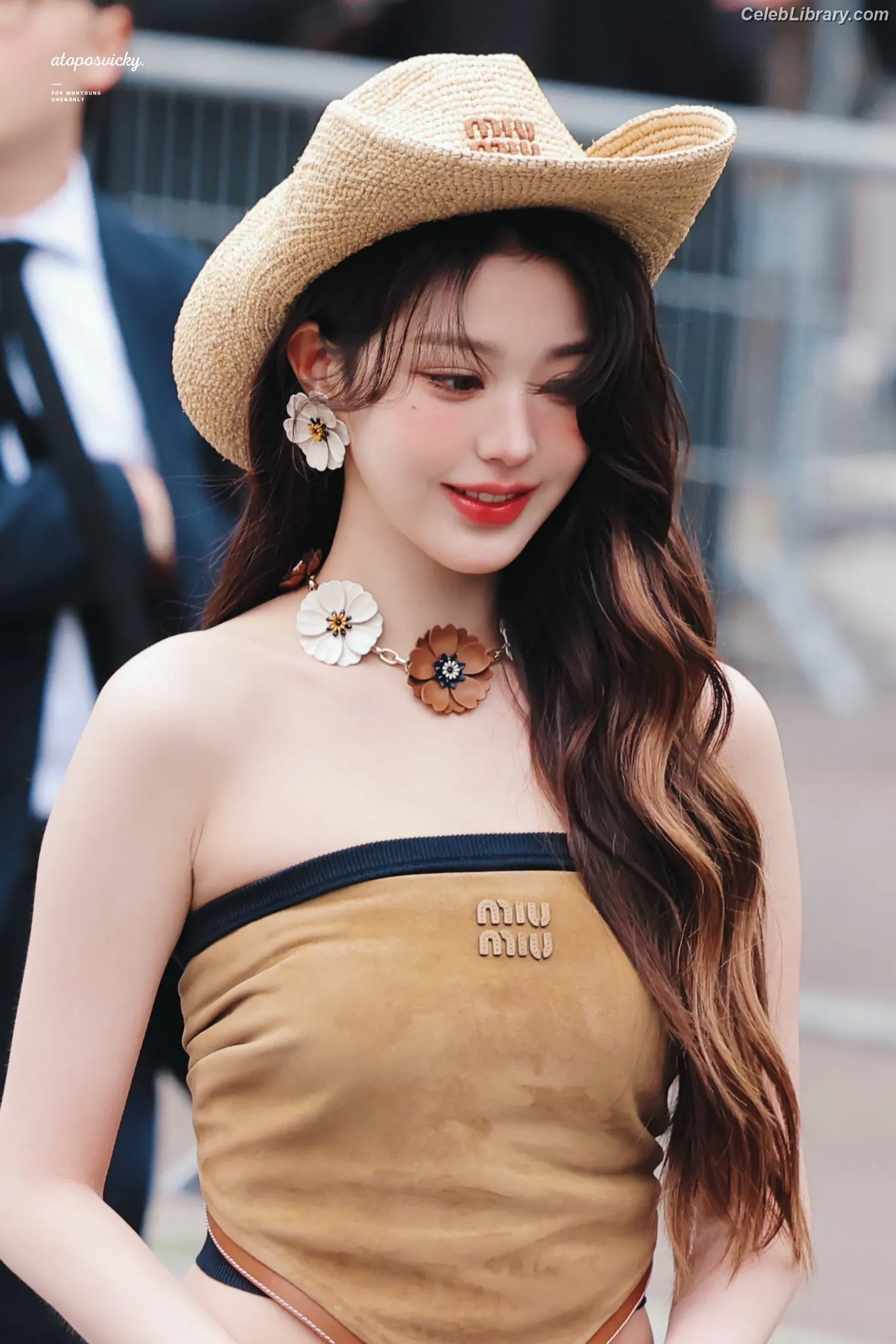 Jang Won-young  장원영 WONYOUNG photo 4 of 5845