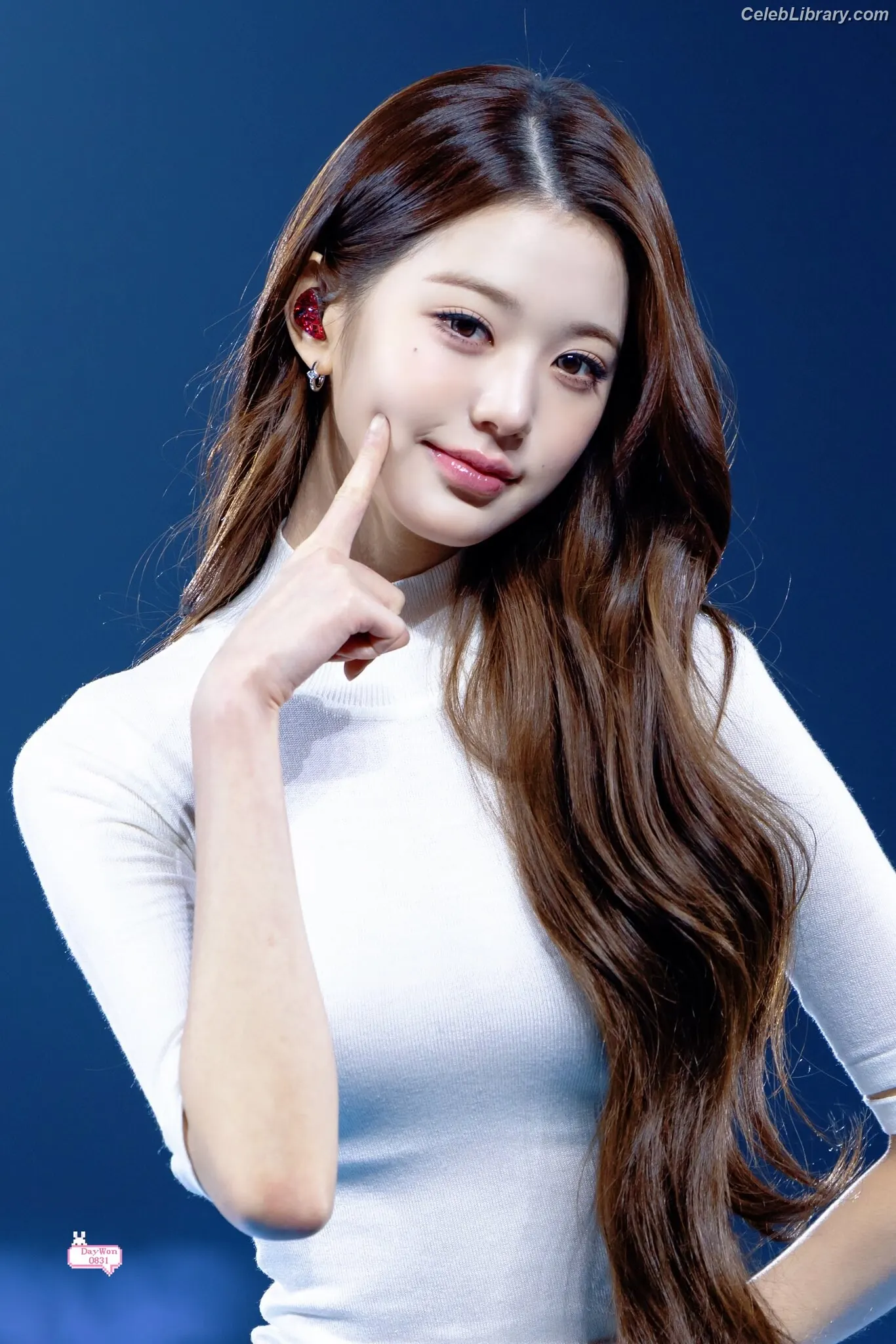 Jang Won-young  장원영 WONYOUNG photo 23 of 5845
