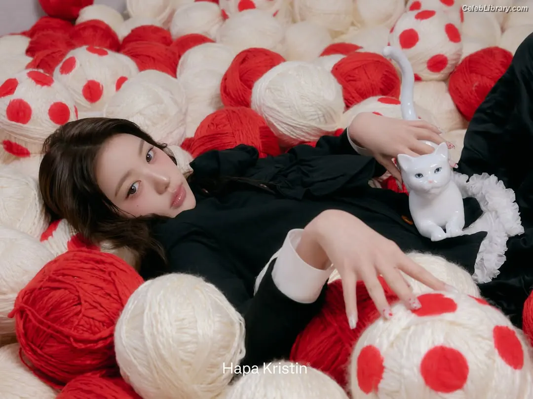 Jang Won-young 장원영 WONYOUNG photo 13 of 5845