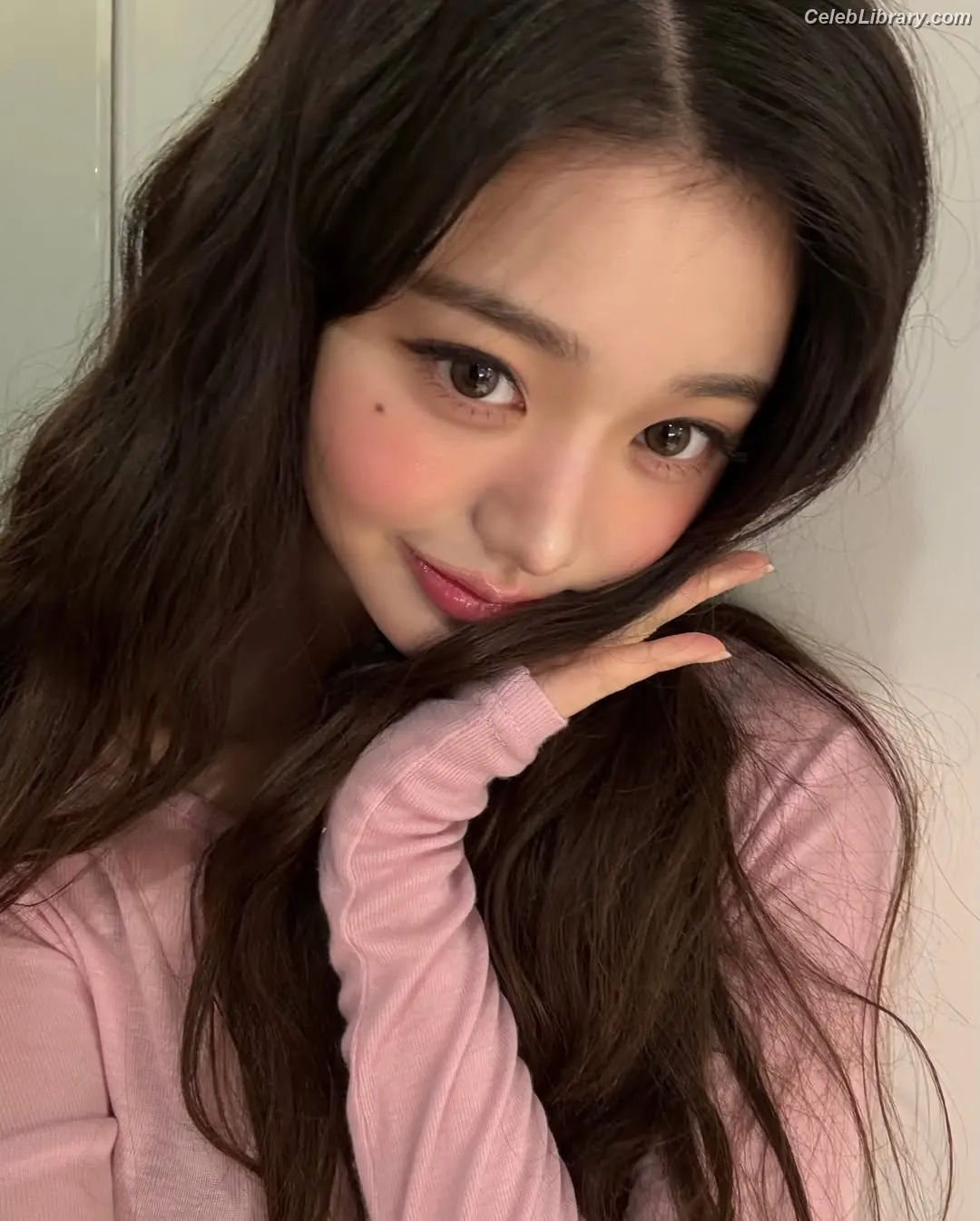 Jang Won-young 장원영 WONYOUNG photo 3 of 5845