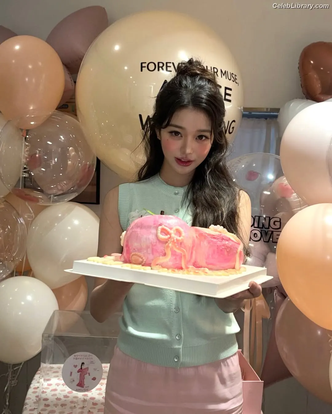 Jang Won-young 장원영 WONYOUNG photo 4 of 5845