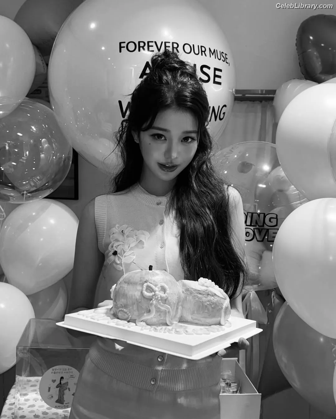 Jang Won-young 장원영 WONYOUNG photo 11 of 5845