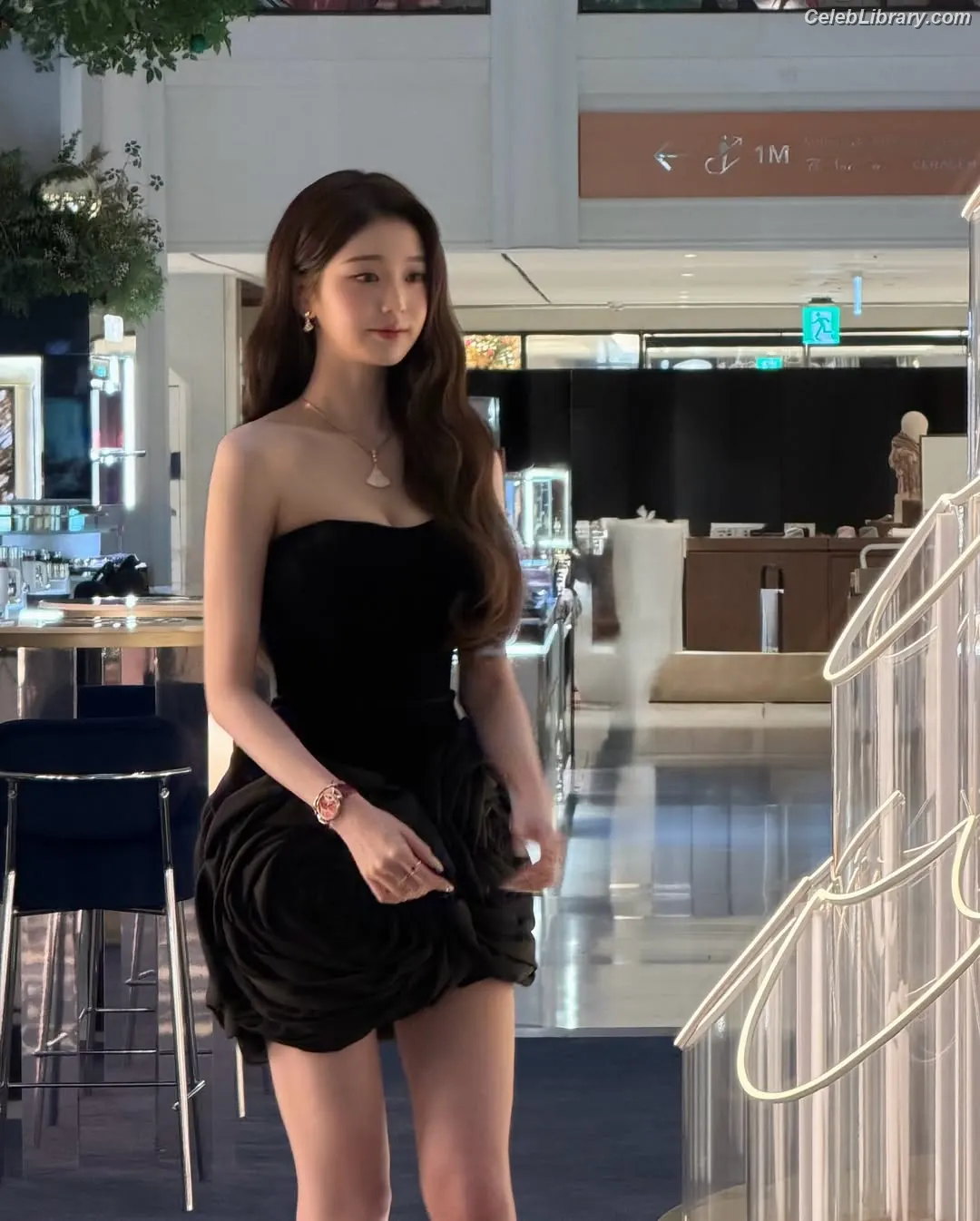 Jang Won-young  장원영 WONYOUNG photo 20 of 5845