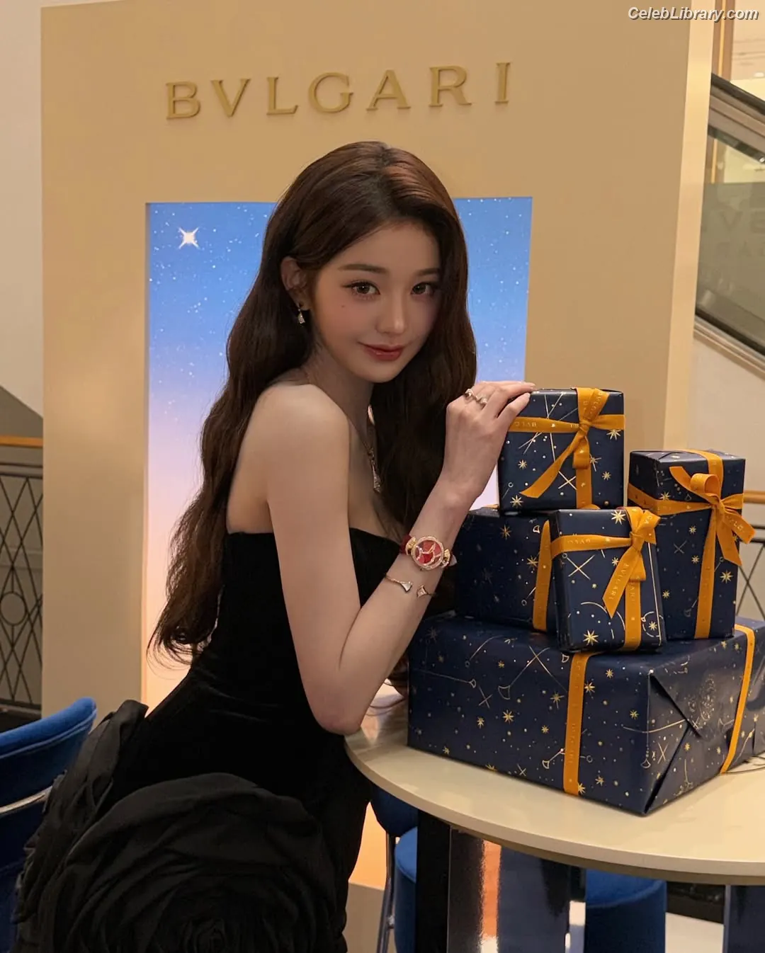 Jang Won-young  장원영 WONYOUNG photo 1 of 5845