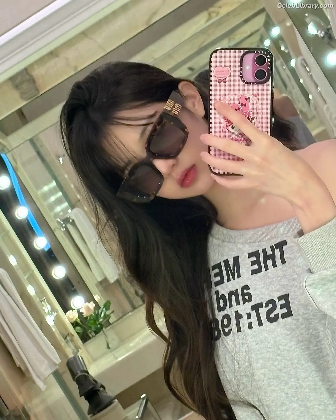 Jang Won-young  장원영 WONYOUNG photo 3 of 5845