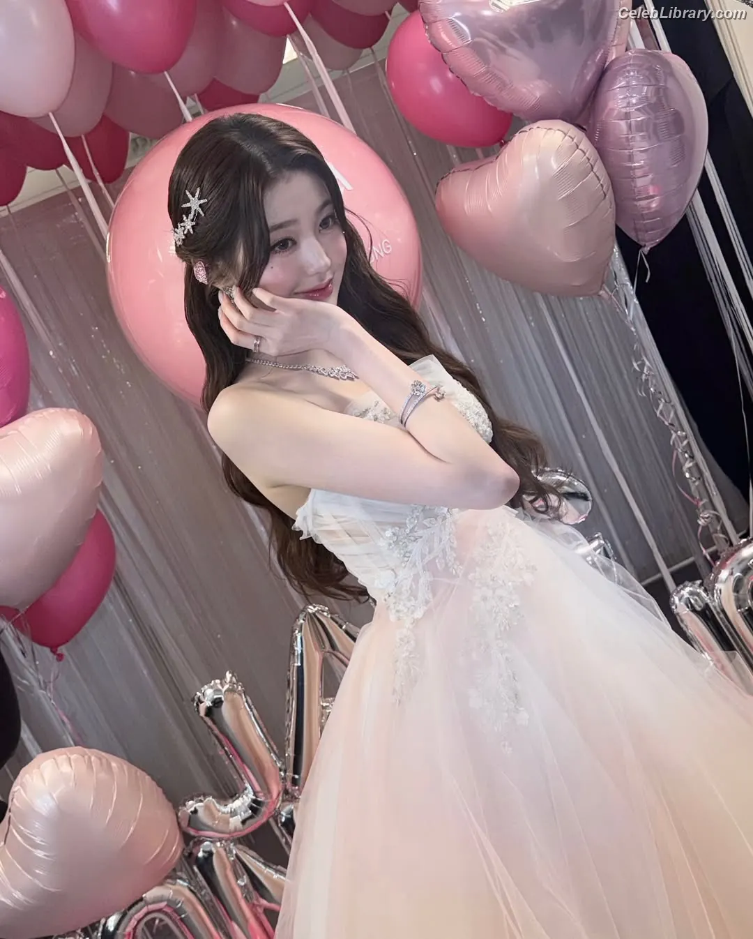 Jang Won-young  장원영 WONYOUNG photo 22 of 5845