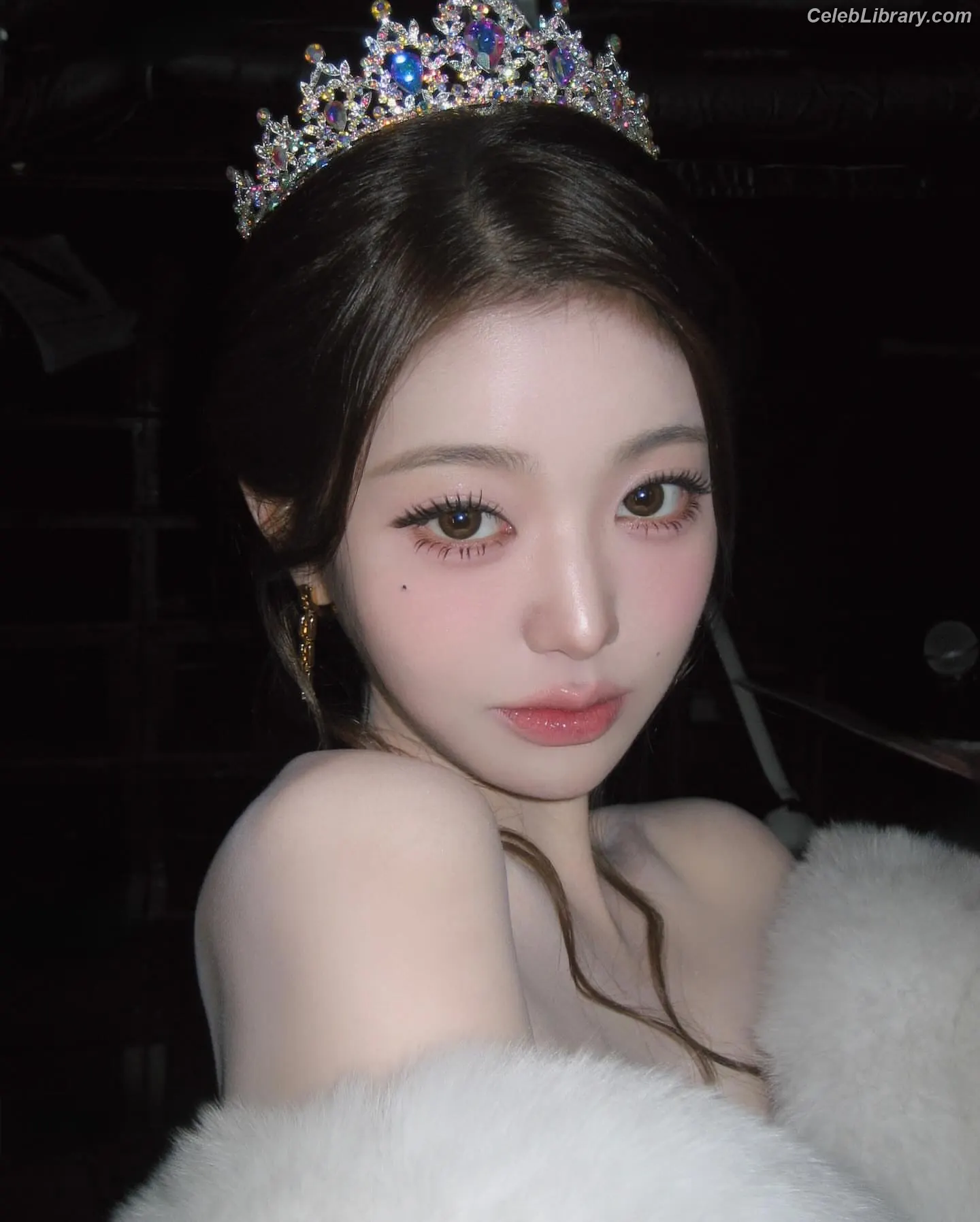 Jang Won-young  장원영 WONYOUNG photo 2 of 5845