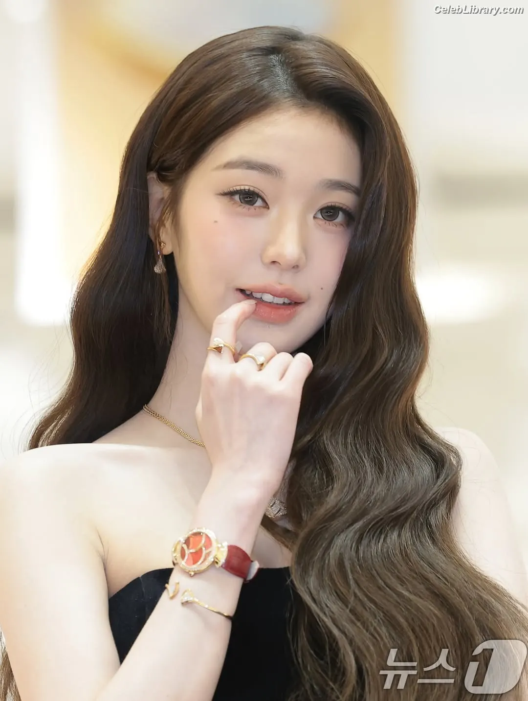 Jang Won-young  장원영 WONYOUNG photo 18 of 5845