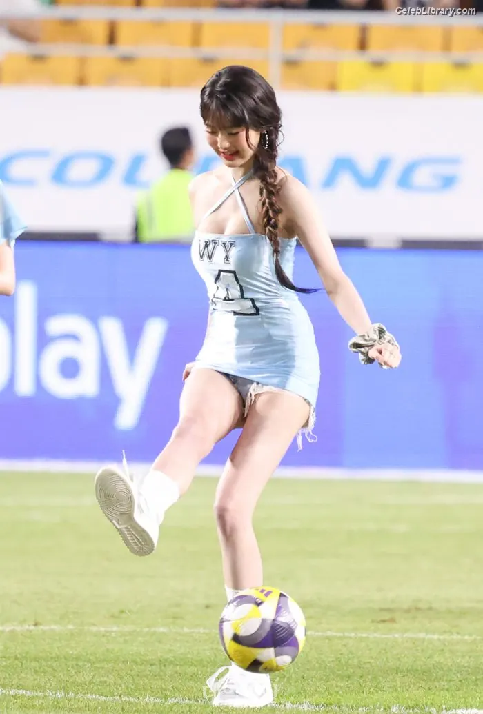 Jang Won-young  장원영 WONYOUNG photo 7 of 5845