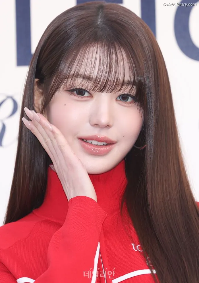 Jang Won-young  장원영 WONYOUNG photo 8 of 5845