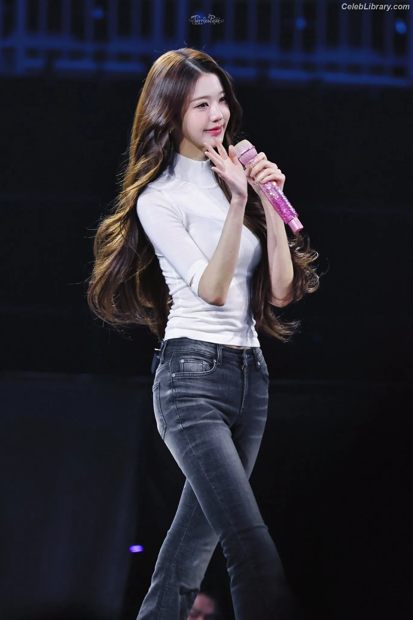 Jang Won-young  장원영 WONYOUNG photo 24 of 5845