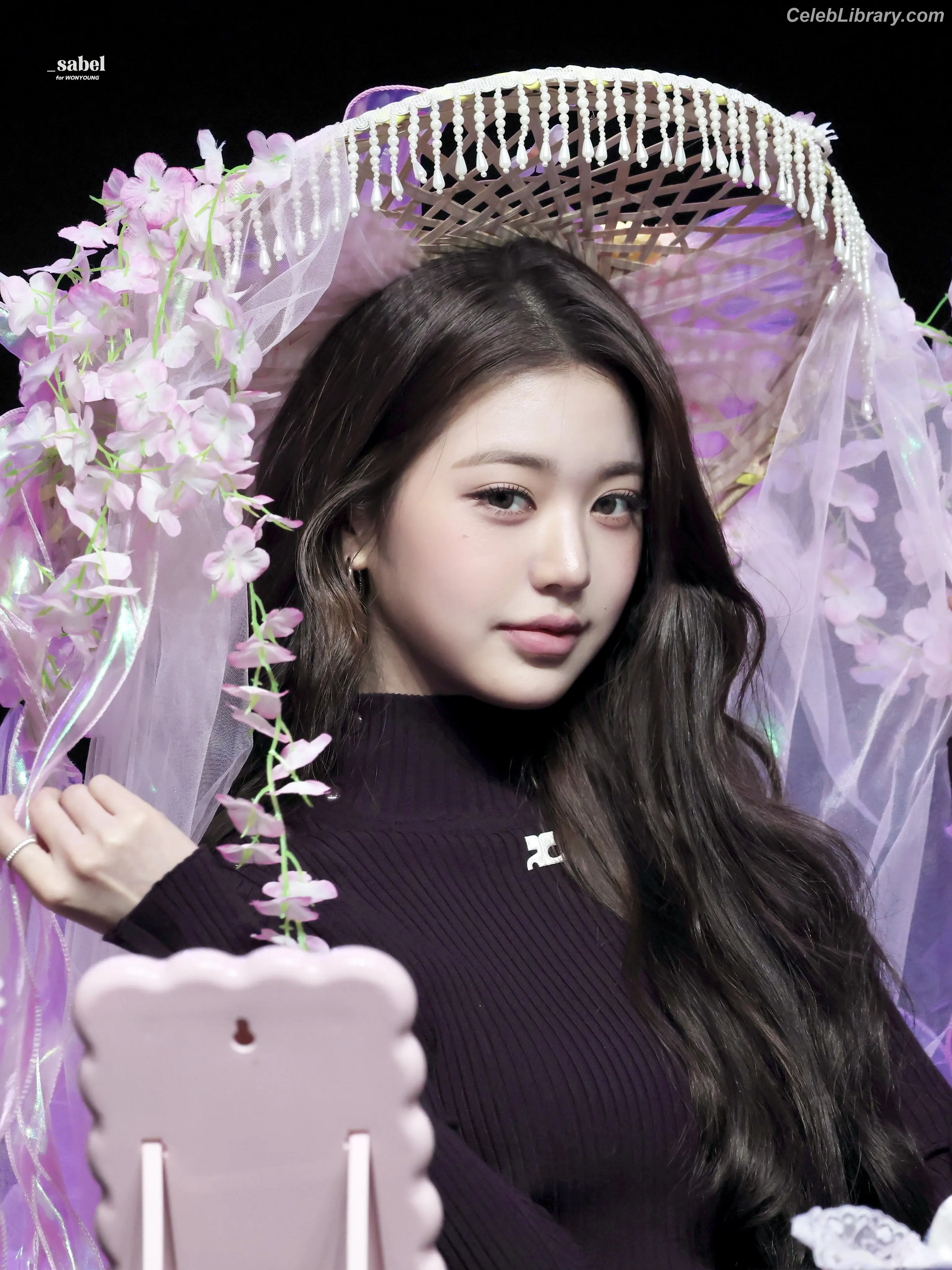 Jang Won-young 장원영 WONYOUNG photo 1 of 5845