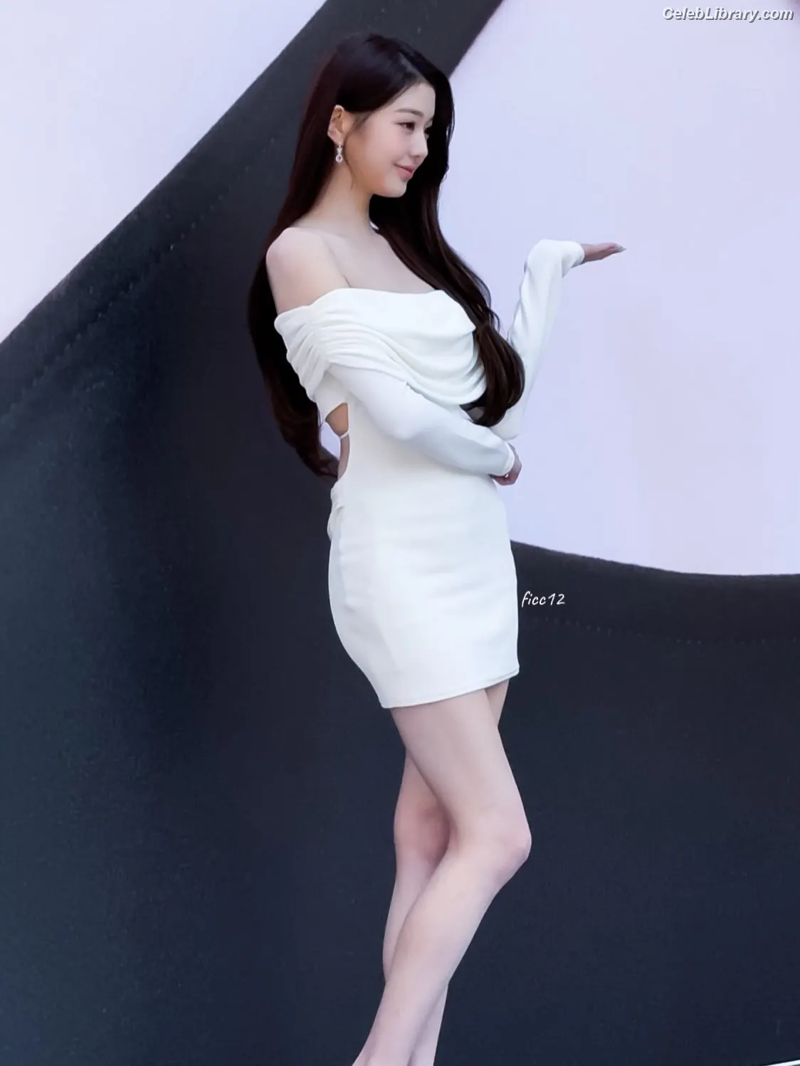 Jang Won-young  장원영 WONYOUNG photo 4 of 5845