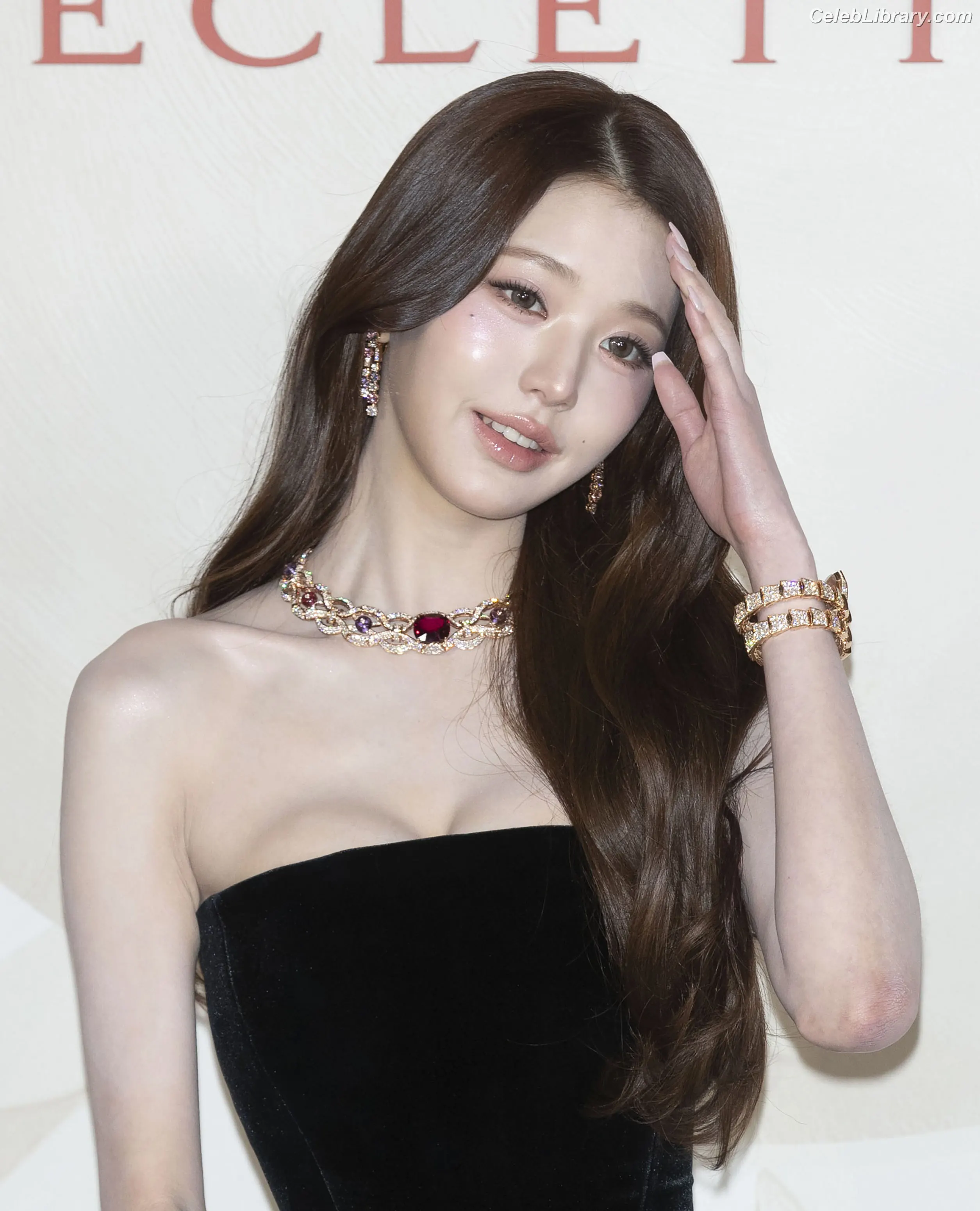 Jang Won-young  장원영 WONYOUNG photo 23 of 5845