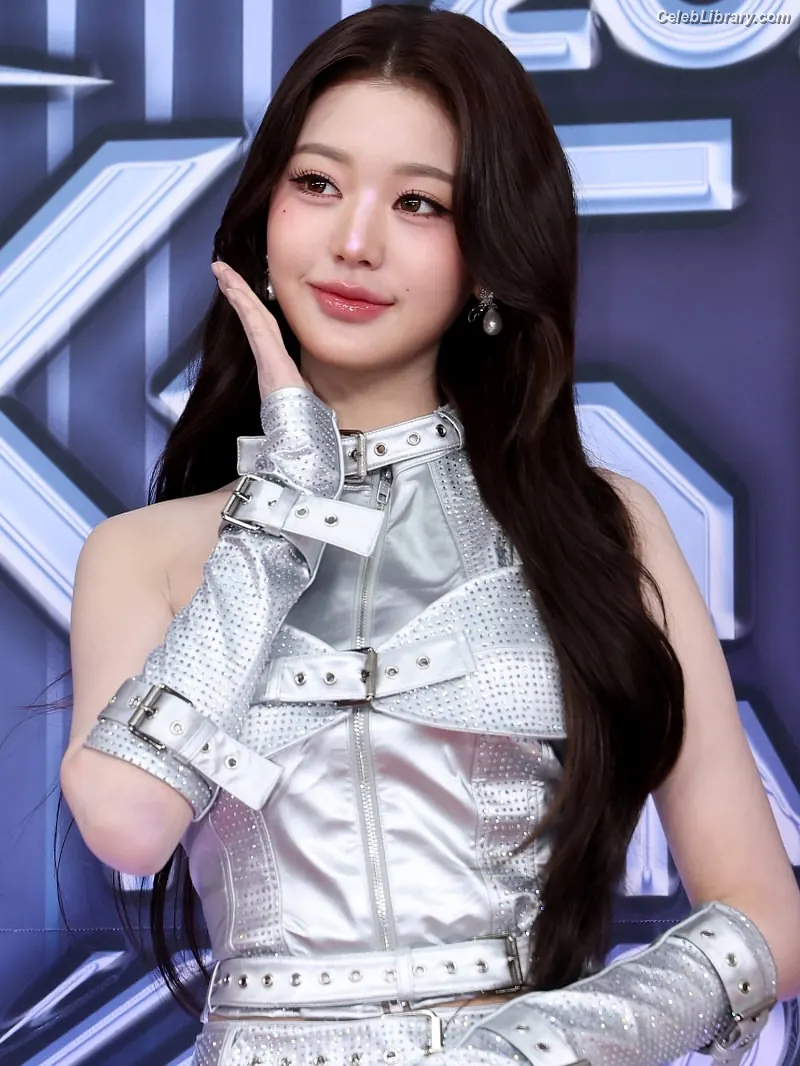 Jang Won-young  장원영 WONYOUNG photo 15 of 5845
