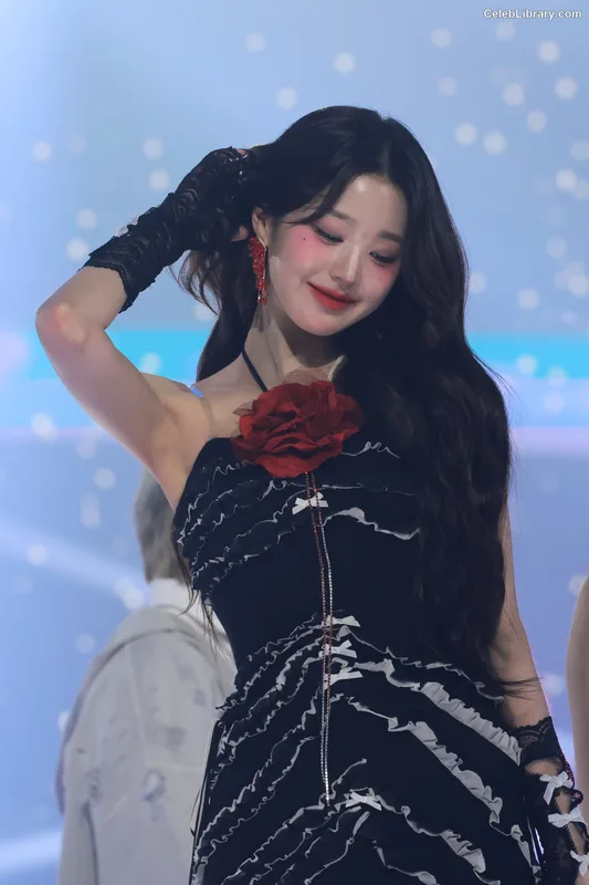 Jang Won-young  장원영 WONYOUNG photo 6 of 5846