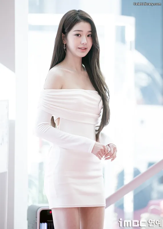 Jang Won-young  장원영 WONYOUNG photo 20 of 5846
