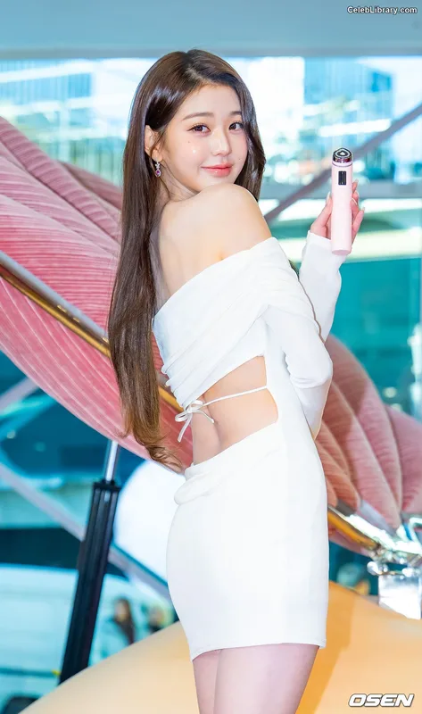 Jang Won-young  장원영 WONYOUNG photo 5 of 5846
