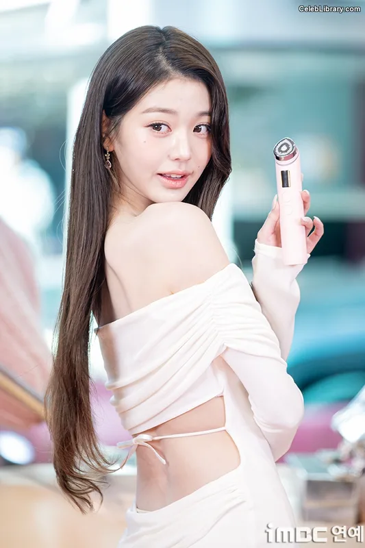 Jang Won-young  장원영 WONYOUNG photo 18 of 5846