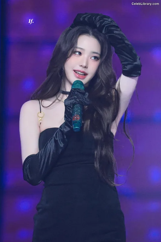 Jang Won-young  장원영 WONYOUNG photo 20 of 5846