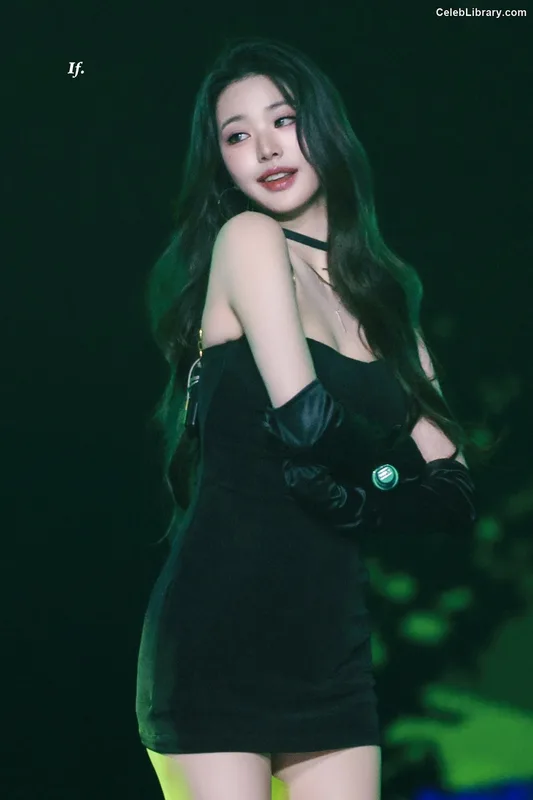 Jang Won-young  장원영 WONYOUNG photo 21 of 5846
