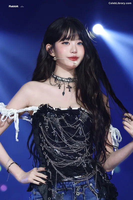 Jang Won-young  장원영 WONYOUNG photo 7 of 5846