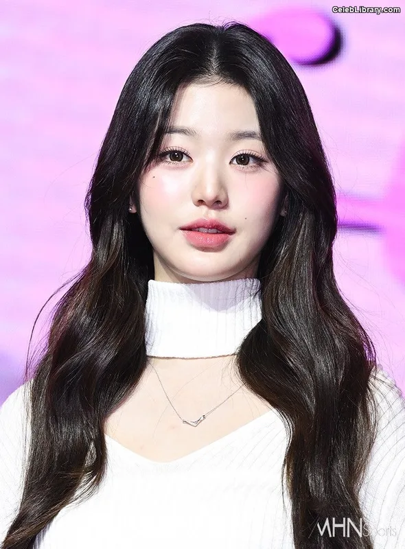 Jang Won-young  장원영 WONYOUNG photo 20 of 5846