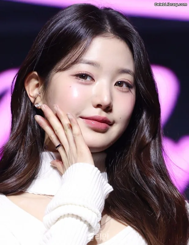 Jang Won-young  장원영 WONYOUNG photo 23 of 5846
