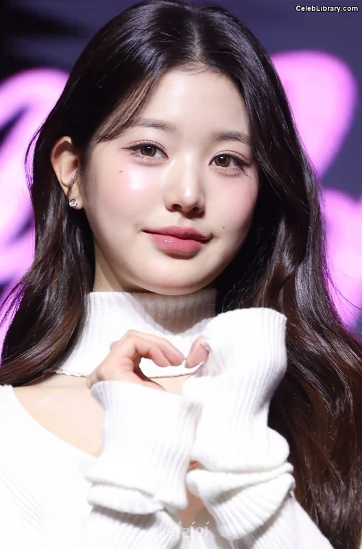 Jang Won-young  장원영 WONYOUNG photo 24 of 5846