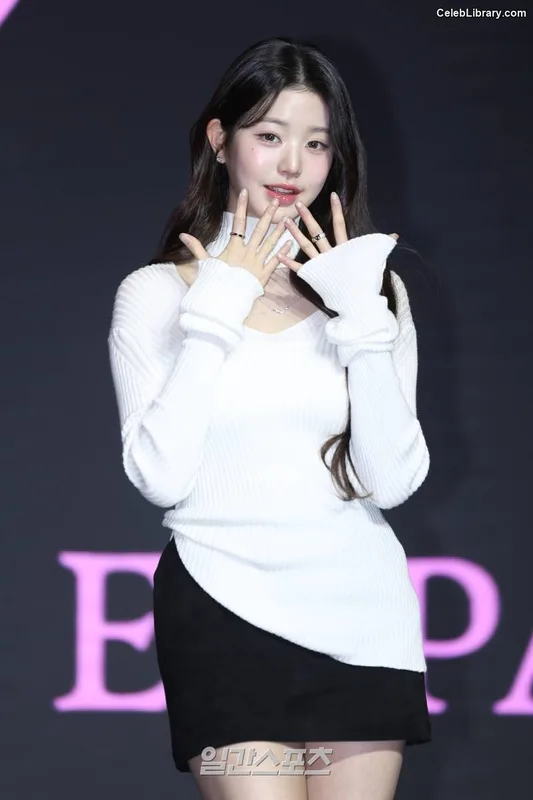 Jang Won-young  장원영 WONYOUNG photo 6 of 5846