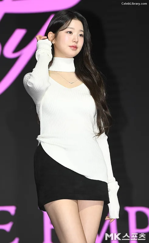 Jang Won-young  장원영 WONYOUNG photo 9 of 5846