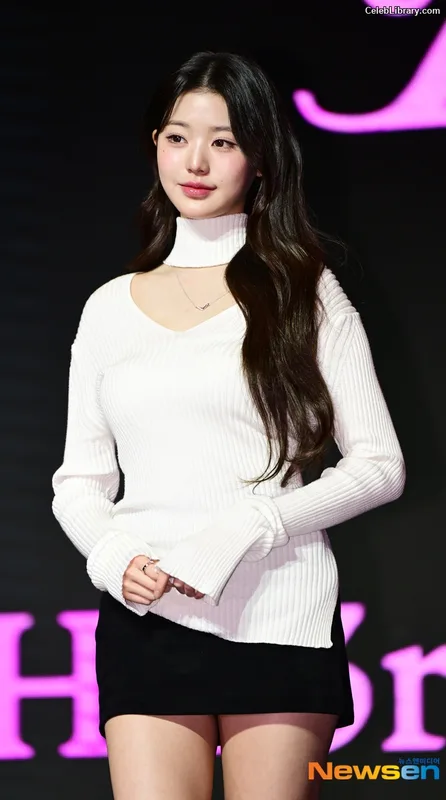 Jang Won-young  장원영 WONYOUNG photo 11 of 5846