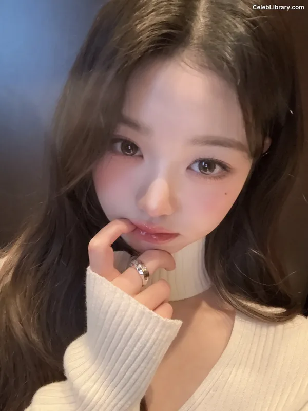 Jang Won-young  장원영 WONYOUNG photo 15 of 5846