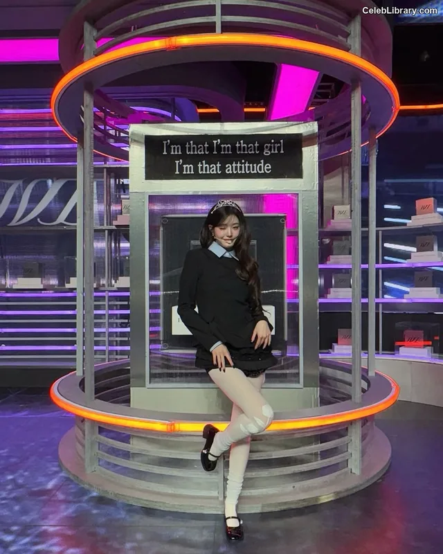 Jang Won-young  장원영 WONYOUNG photo 2 of 5846