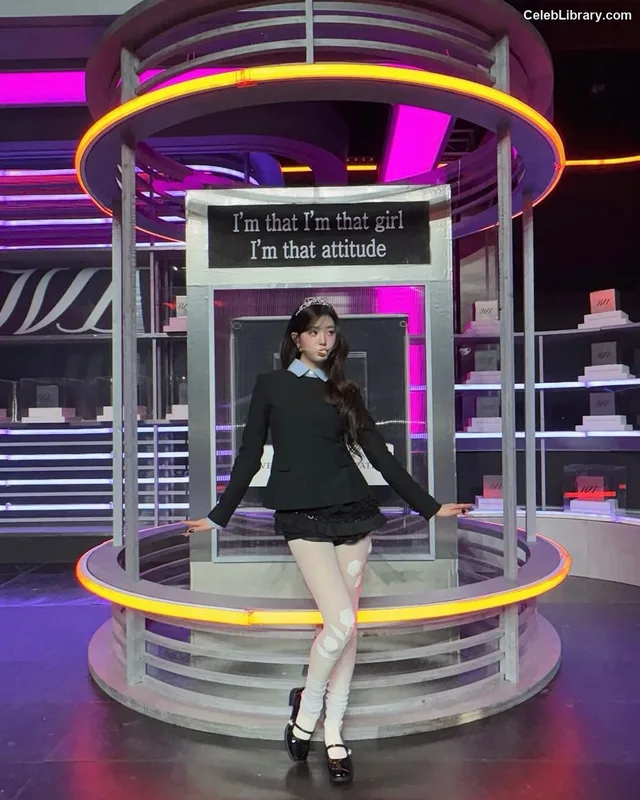 Jang Won-young  장원영 WONYOUNG photo 4 of 5846