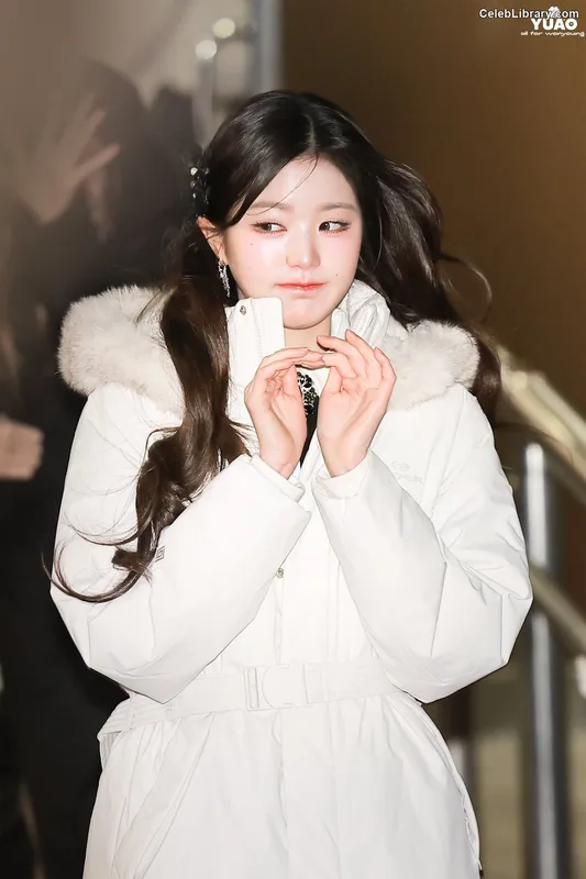 Jang Won-young  장원영 WONYOUNG photo 8 of 5846