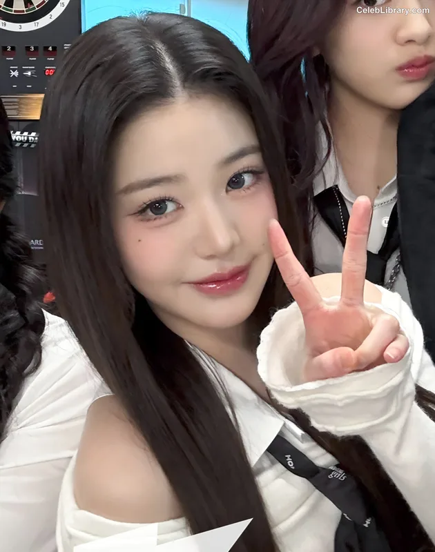 Jang Won-young  장원영 WONYOUNG photo 9 of 5846