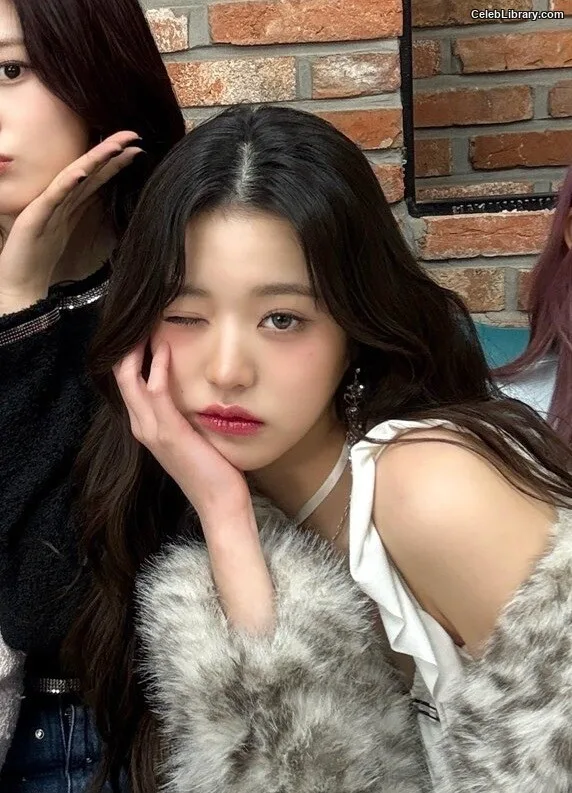 Jang Won-young  장원영 WONYOUNG photo 16 of 5846