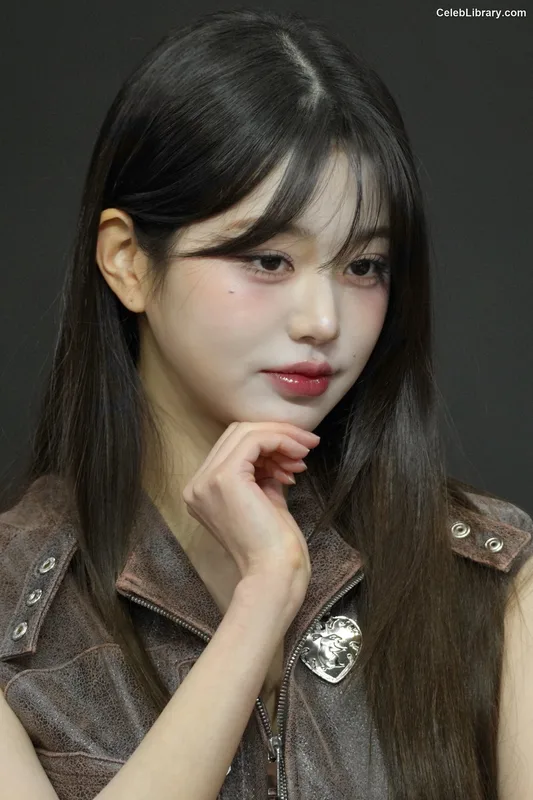 Jang Won-young  장원영 WONYOUNG photo 20 of 5846