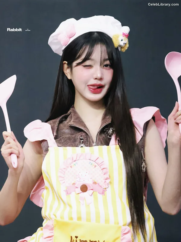 Jang Won-young  장원영 WONYOUNG photo 1 of 5846