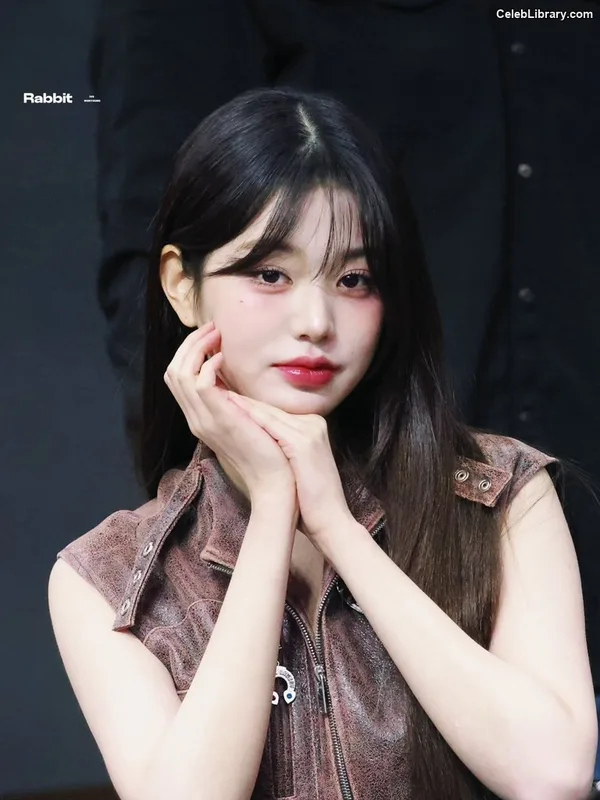 Jang Won-young  장원영 WONYOUNG photo 2 of 5846