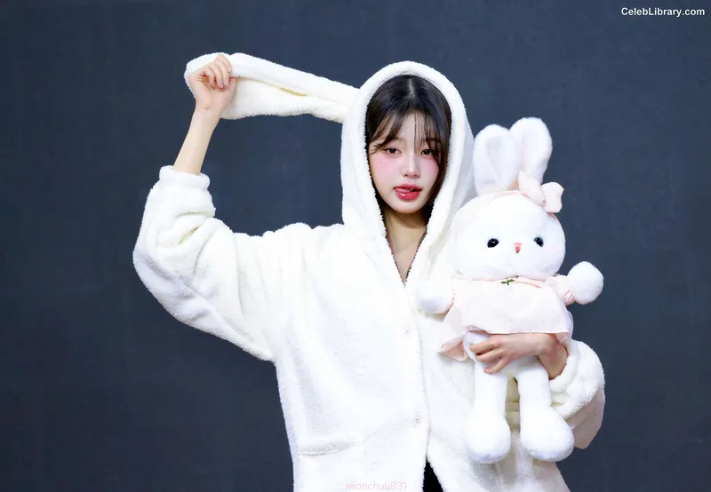 Jang Won-young  장원영 WONYOUNG photo 9 of 5846