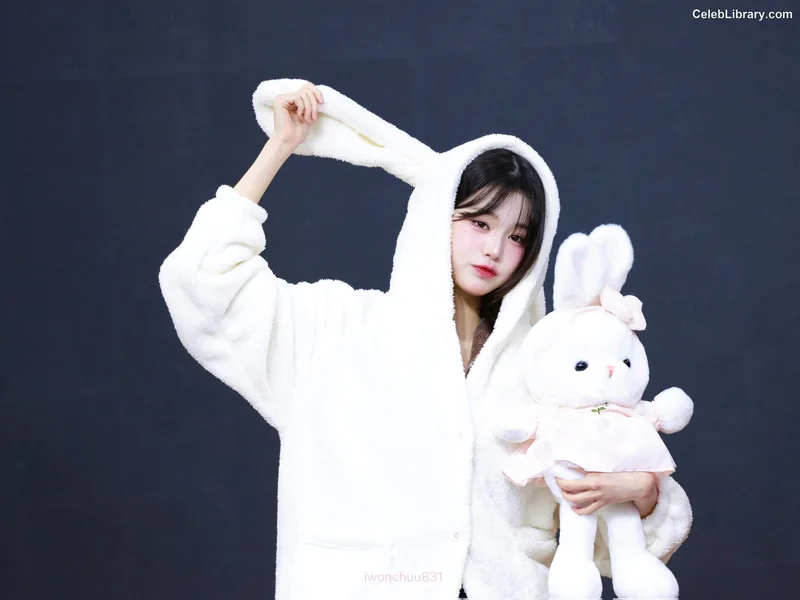 Jang Won-young  장원영 WONYOUNG photo 10 of 5846