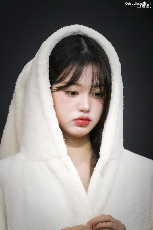 Jang Won-young  장원영 WONYOUNG photo 11 of 5846