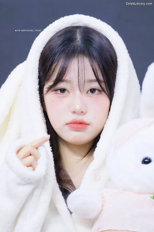 Jang Won-young  장원영 WONYOUNG photo 15 of 5846