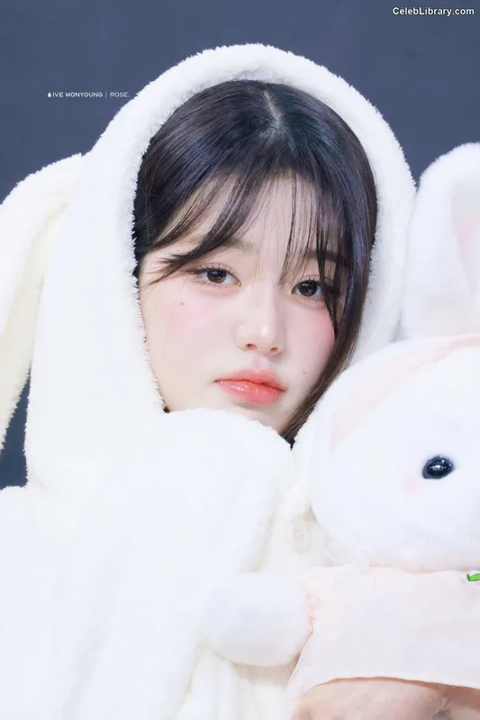 Jang Won-young  장원영 WONYOUNG photo 16 of 5846